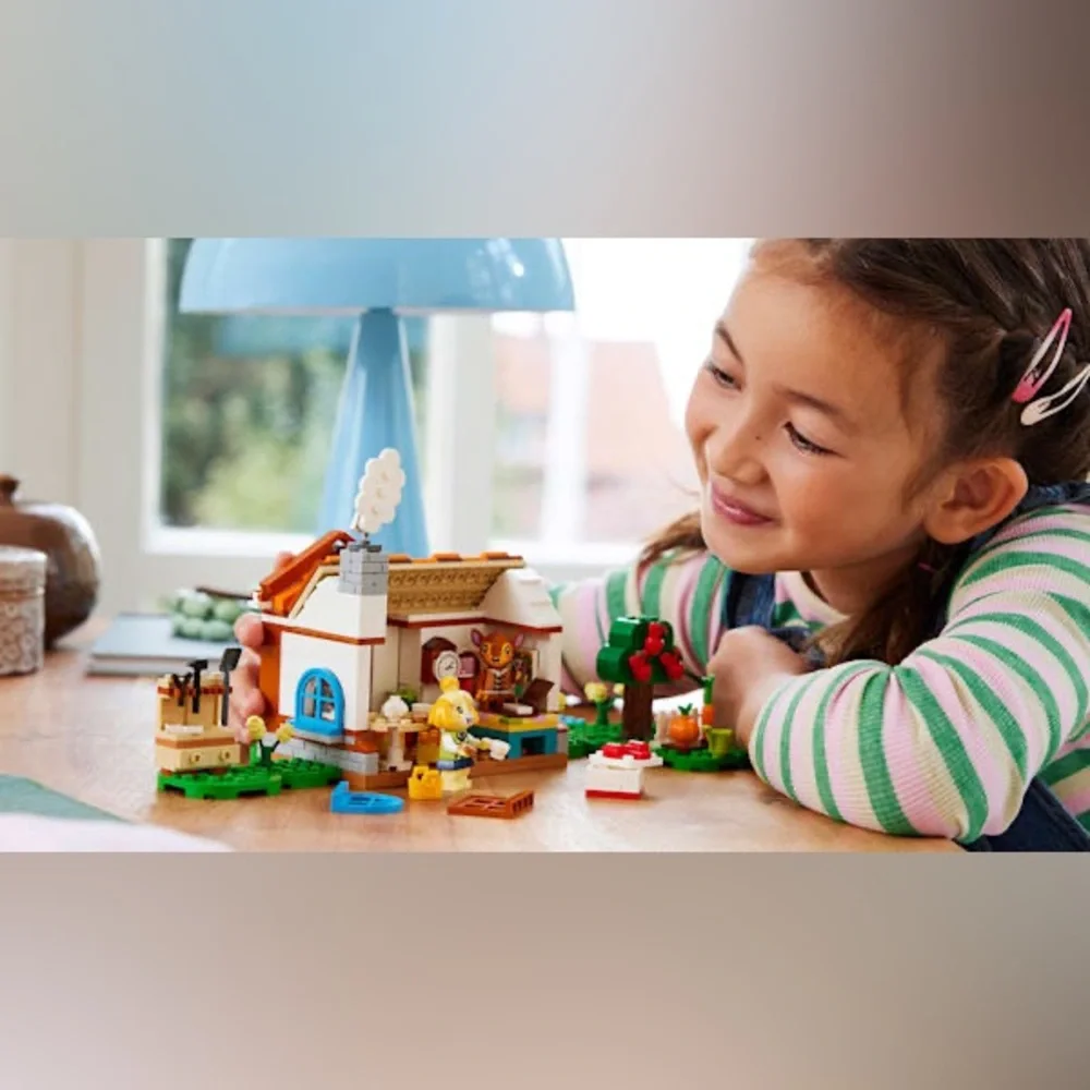 LEGO Animal Crossing Isabelle's House Visit NEW